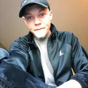 Meet your Posher, Logan